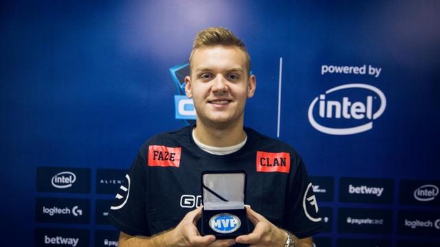 rookie ：在当时BP这选择还不错，没能防守好对面的进攻