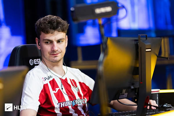 LGD官方：成功续约打野 Meteor